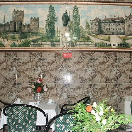 بيت ضيافة Residencial Das Trinas *