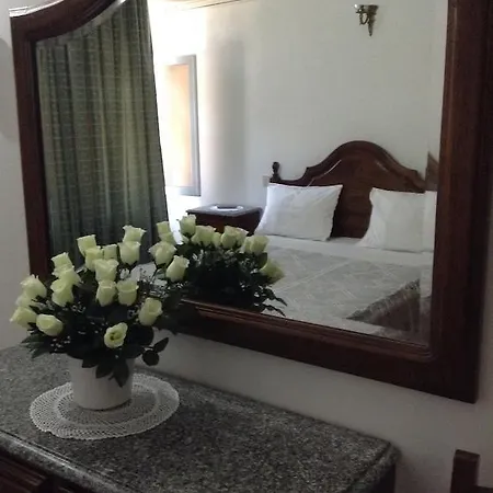 بيت ضيافة Residencial Das Trinas غيمارايش