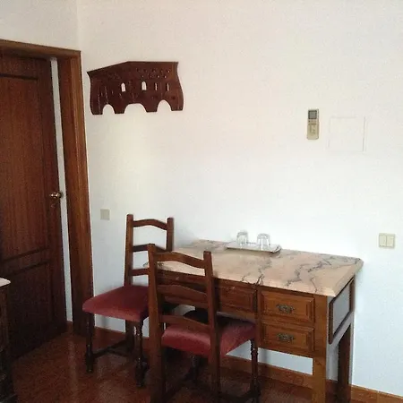 ゲストハウス Residencial Das Trinas ギマランイス